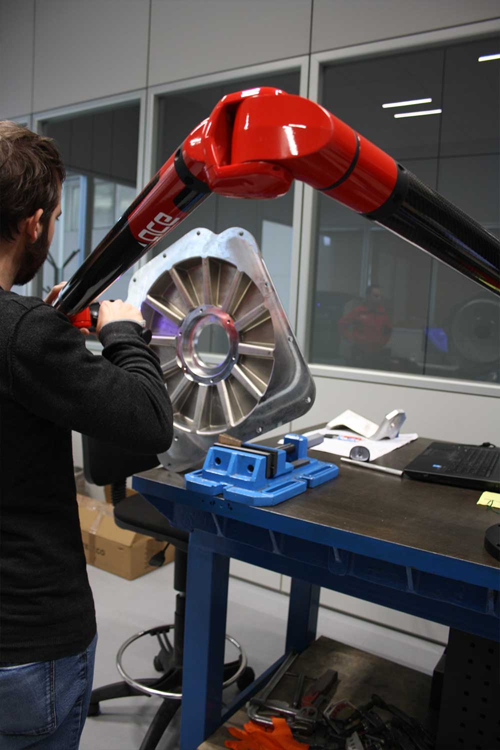 laboratorio-analisi-alluminio-spettrometro